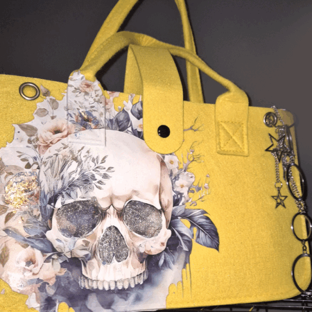 Design Handtaschen aus Filz Totenkopf